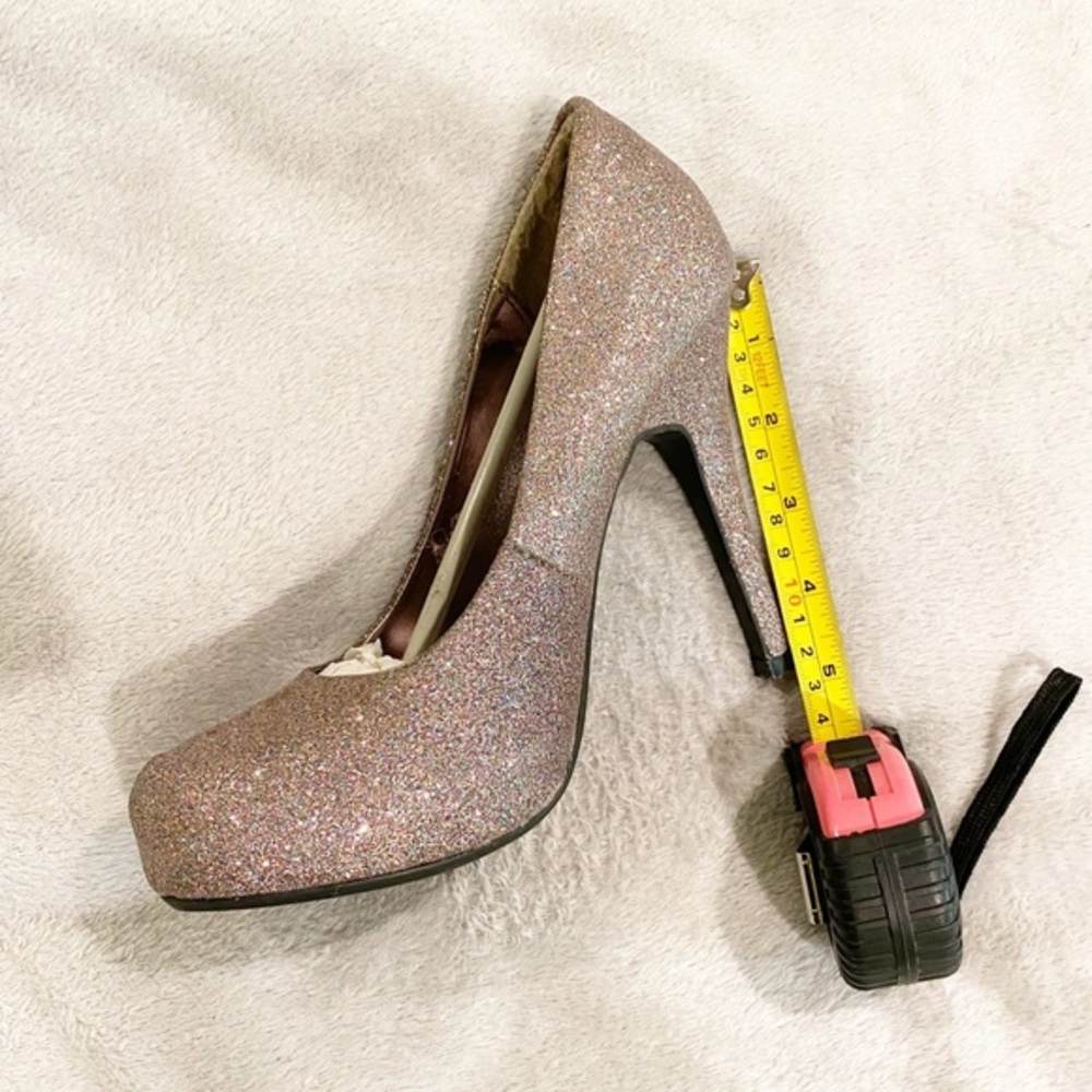 🤍 Women's size 6 glitter heels